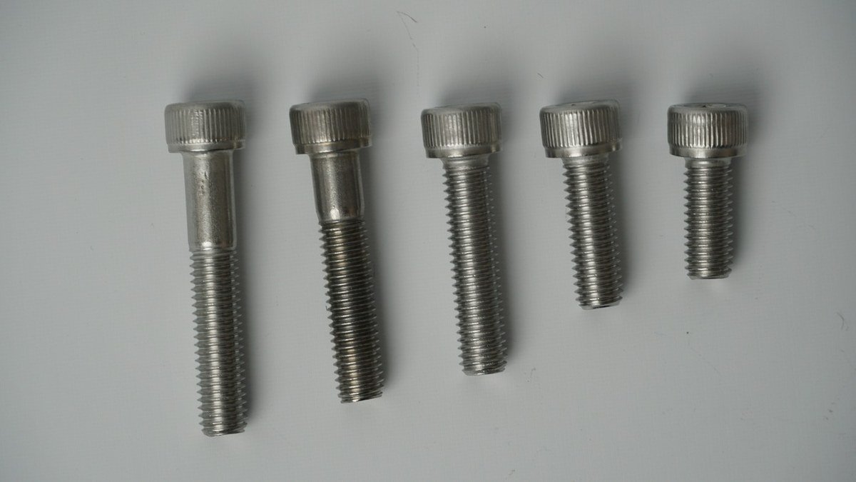 Foto do Parafusos M8 inox — Solarfix